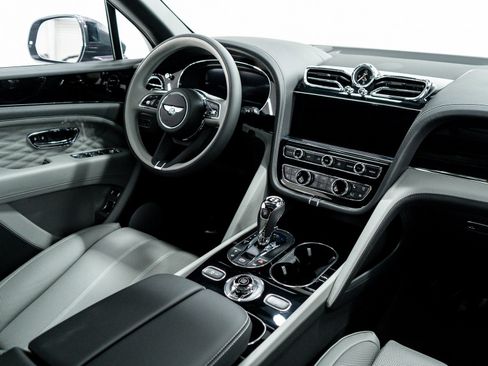 New 2025 Bentley Bentayga Extended Wheelbase image 28