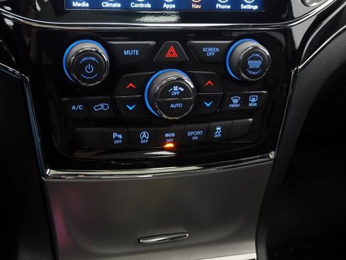 Used 2021 Jeep Grand Cherokee Overland image 39