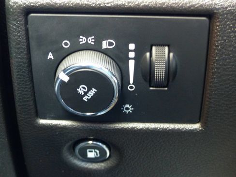 Used 2021 Jeep Grand Cherokee Limited image 59