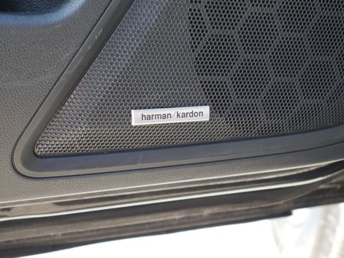 Used 2020 Subaru Outback Limited image 34