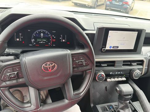 Used 2026 Toyota Tacoma SR5 RWD image 17