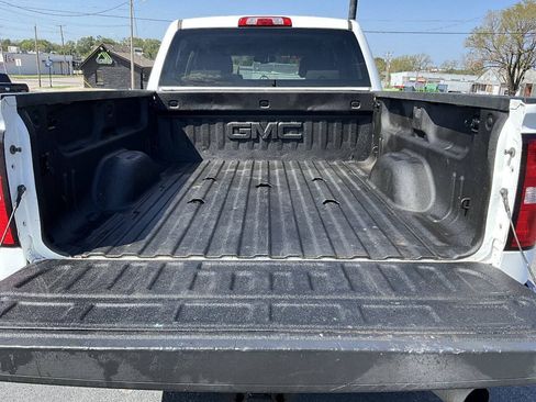 Used 2018 GMC Sierra 2500 SLT w/ Duramax Plus Package AWD/4WD image 18