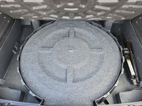 Used 2011 Lincoln MKX AWD w/ 102A Rapid Spec Order Code image 23