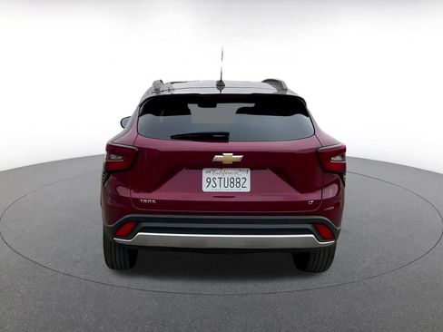 Used 2025 Chevrolet Trax LT image 10