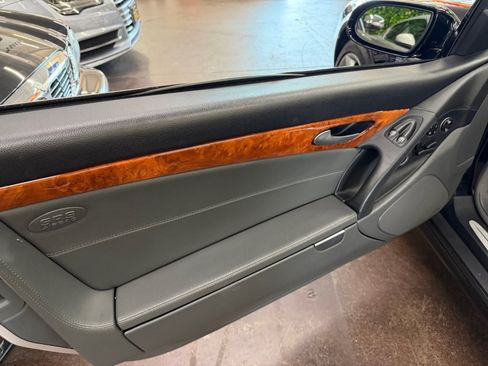 Used 2005 Mercedes-Benz SL 500 image 11
