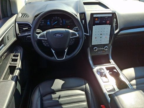 Certified 2022 Ford Edge SEL w/ Convenience Package AWD/4WD image 11