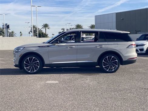 Used 2020 Lincoln Aviator Reserve w/ Equipment Group 202A image 10