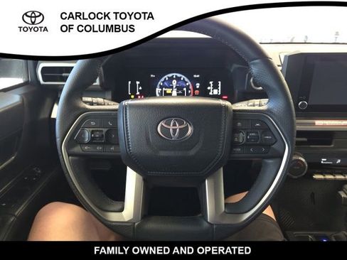 Used 2025 Toyota 4Runner SR5 AWD/4WD image 22