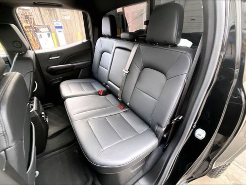 Used 2024 GMC Canyon Elevation w/ Elevation Premium Package image 21