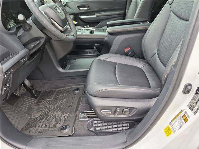 New 2026 Toyota Sienna XLE Woodland Edition AWD/4WD image 4