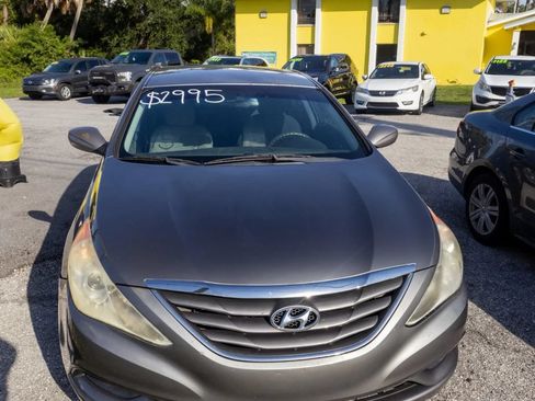 Used 2012 Hyundai Sonata GLS FWD image 2