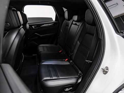 Used 2023 Porsche Cayenne image 73