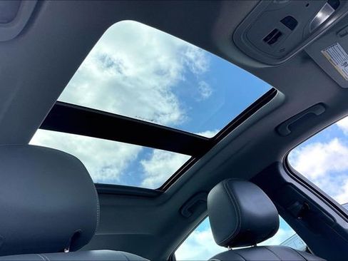 Used 2018 Chevrolet Impala Premier w/ Premier Convenience Package image 25