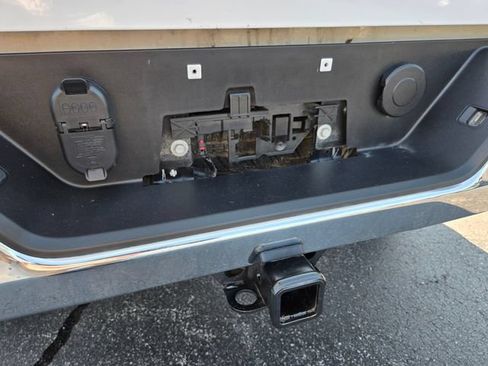 Used 2025 Chevrolet Silverado 1500 LT AWD/4WD image 17