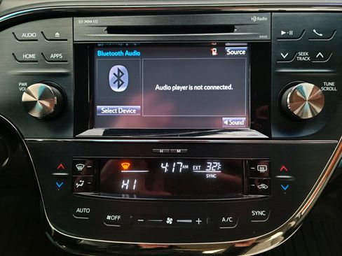 Used 2018 Toyota Avalon XLE image 13