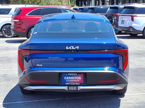 Certified 2025 Kia K4 FWD image 3