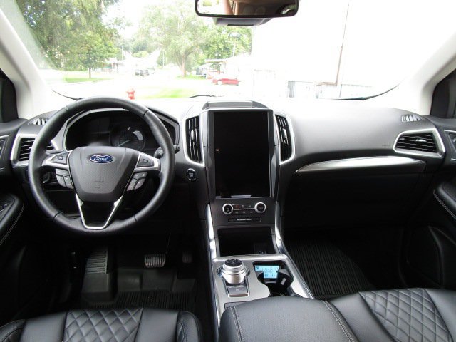 Used 2023 Ford Edge Titanium AWD/4WD image 12