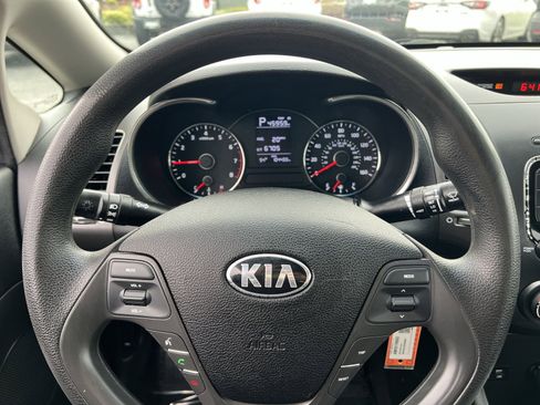 Used 2017 Kia Forte LX image 15