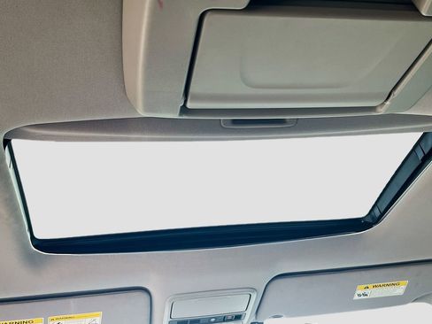 Used 2022 Honda Pilot Touring image 23