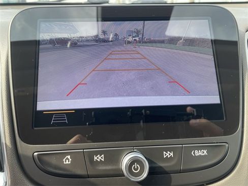 Used 2019 Chevrolet Malibu Hybrid image 14