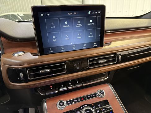 Used 2021 Lincoln Aviator Grand Touring w/ Elements Package Plus image 19