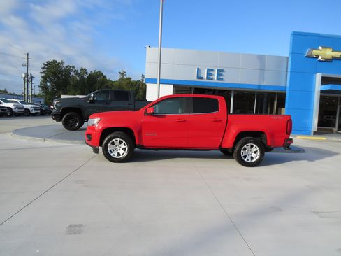 Used 2019 Chevrolet Colorado LT image 2