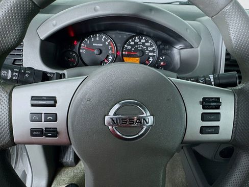 Used 2014 Nissan Frontier SV w/ SV Value Truck Package image 18