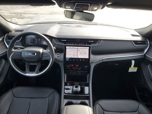 New 2025 Jeep Grand Cherokee L Limited image 16