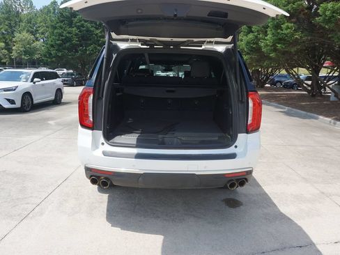 Used 2023 GMC Yukon XL Denali w/ Advanced Technology Package AWD/4WD image 20