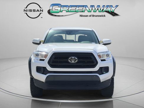 Used 2020 Toyota Tacoma SR AWD/4WD image 3