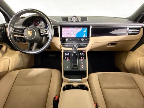 Certified 2023 Porsche Macan AWD/4WD image 11