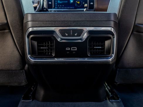 Used 2024 Chevrolet Silverado 3500 High Country w/ Technology Package image 32