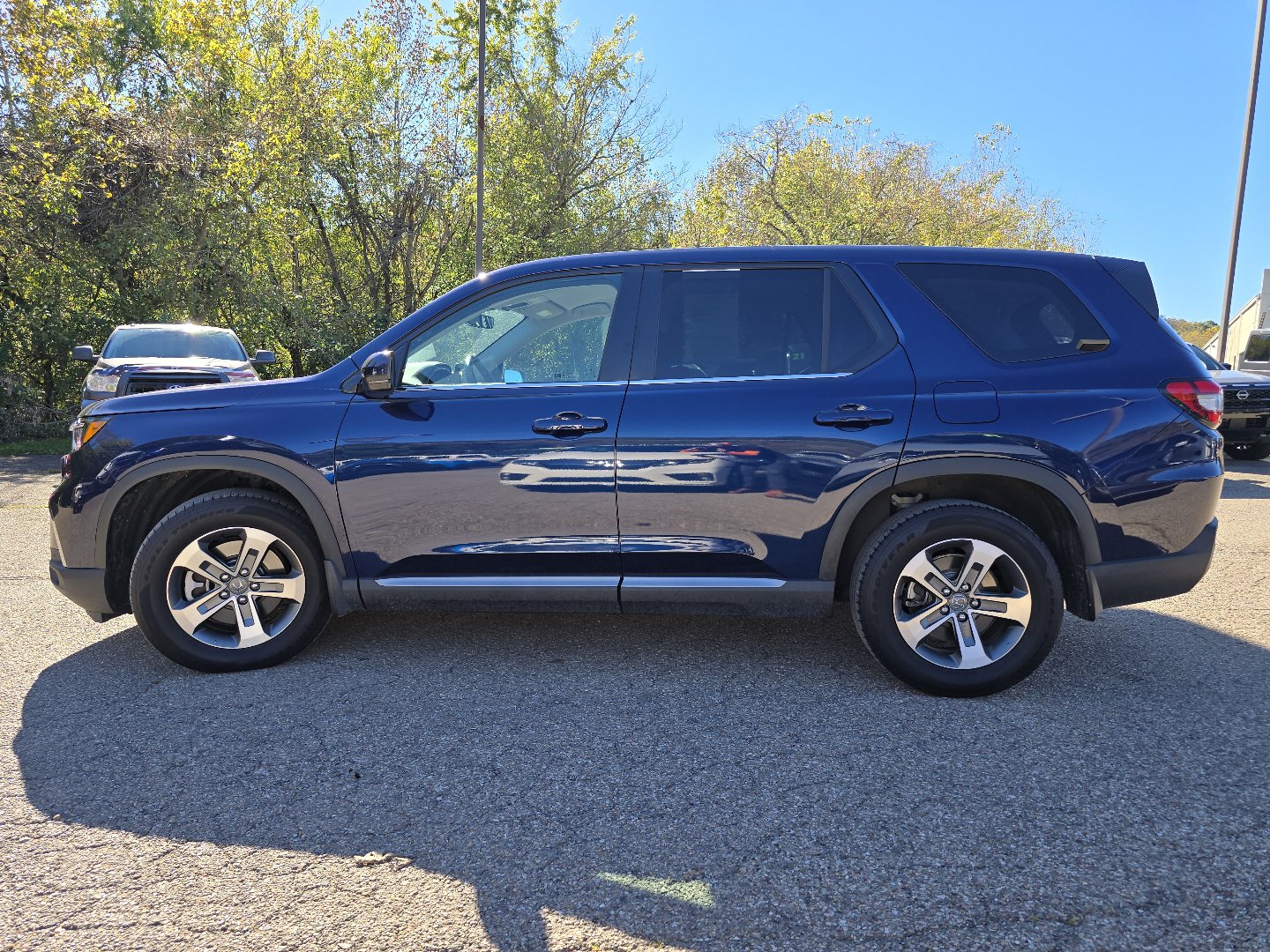 Used 2025 Honda Pilot EX-L image 13