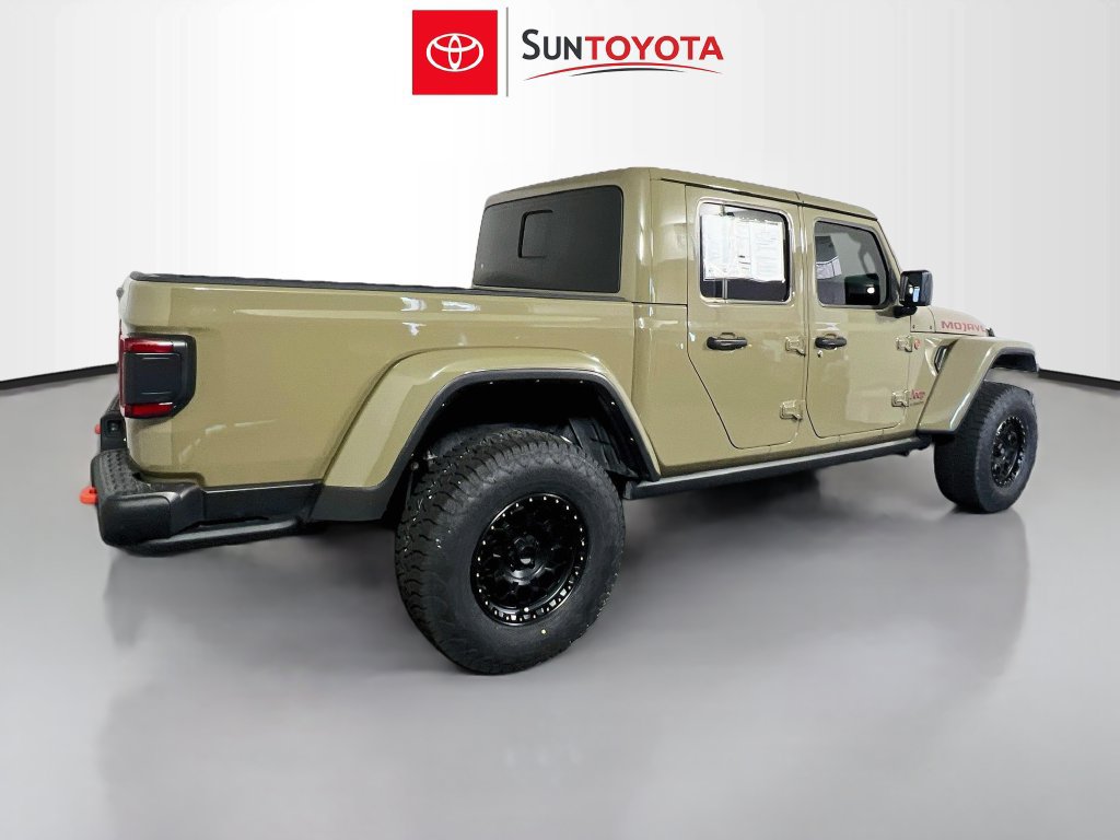Used 2025 Jeep Gladiator Mojave AWD/4WD image 3