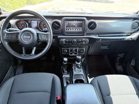 Used 2022 Jeep Wrangler Unlimited Sport AWD/4WD image 8