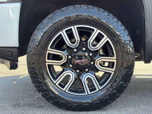 Used 2022 GMC Sierra 2500 AT4 w/ AT4 Premium Plus Package image 19
