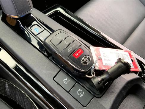 Used 2024 Toyota Prius Limited image 13