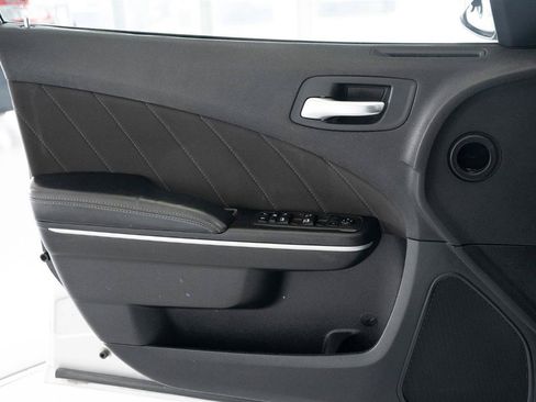 Used 2022 Dodge Charger SXT RWD image 18