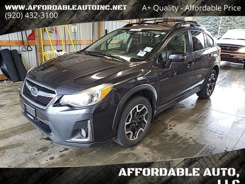 Used 2017 Subaru Crosstrek 2.0i Limited image 1
