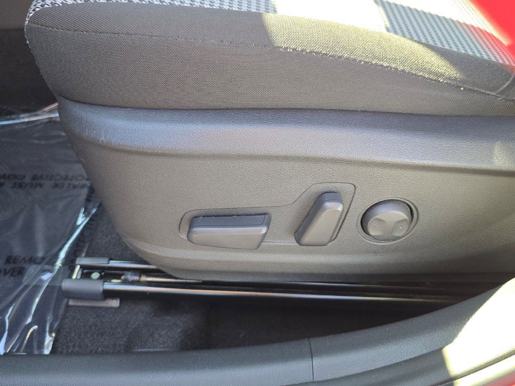 Used 2020 Hyundai Kona SEL Plus AWD/4WD image 18