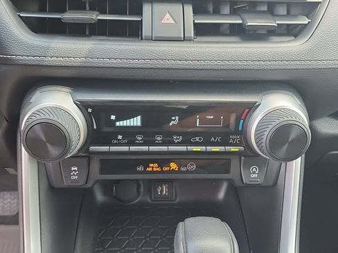 Certified 2025 Toyota RAV4 LE AWD/4WD image 20