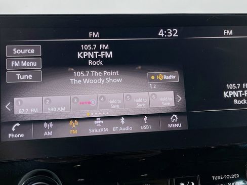 Used 2024 Nissan Armada SL w/ Captain's Chairs Package image 19