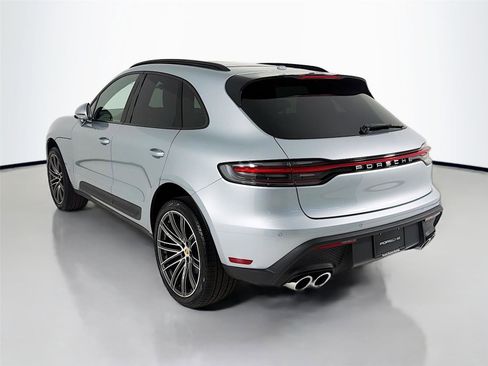 Used 2026 Porsche Macan AWD/4WD image 3