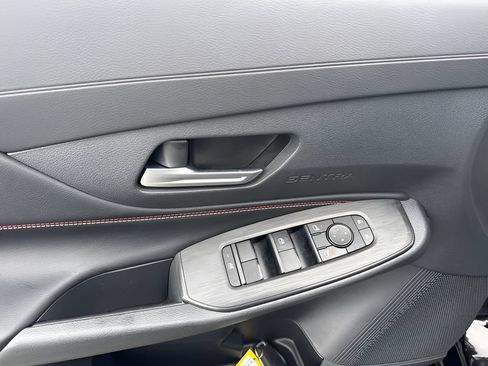 Used 2026 Nissan Sentra SR w/ Floor Mat Package FWD image 14