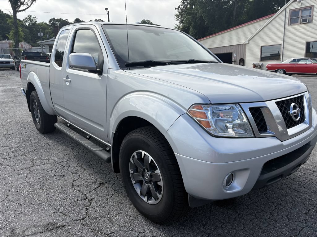 Used 2015 Nissan Frontier PRO-4X AWD/4WD image 8