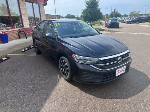 Used 2024 Volkswagen Jetta S FWD image 3