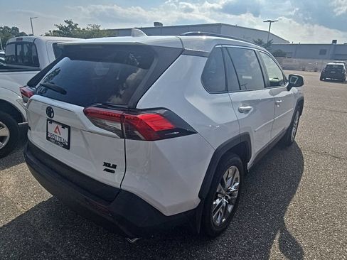 Used 2020 Toyota RAV4 XLE Premium AWD/4WD image 5