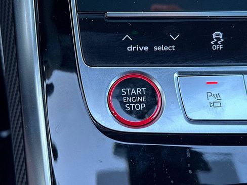 New 2026 Audi SQ8 Prestige image 22