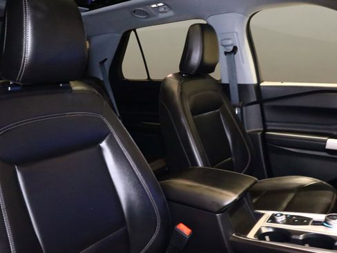 Used 2024 Ford Explorer XLT w/ Equipment Group 202A image 21