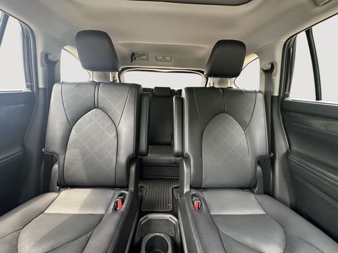 Certified 2025 Toyota Highlander Platinum AWD/4WD image 25